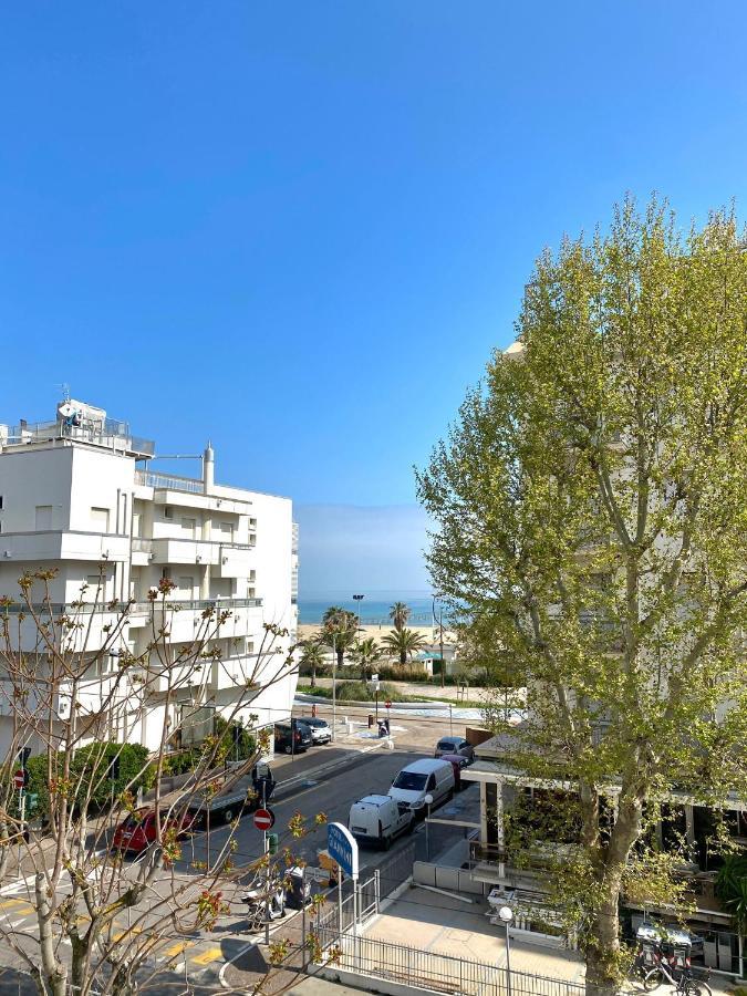 Hotel Saint Louis Rimini Bagian luar foto