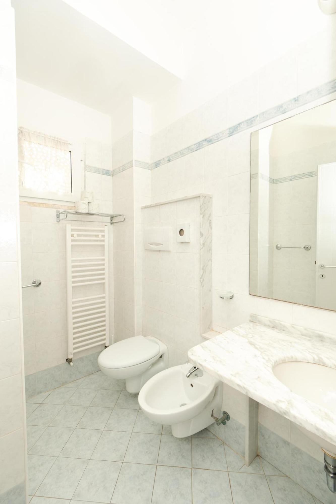 Hotel Saint Louis Rimini Bagian luar foto